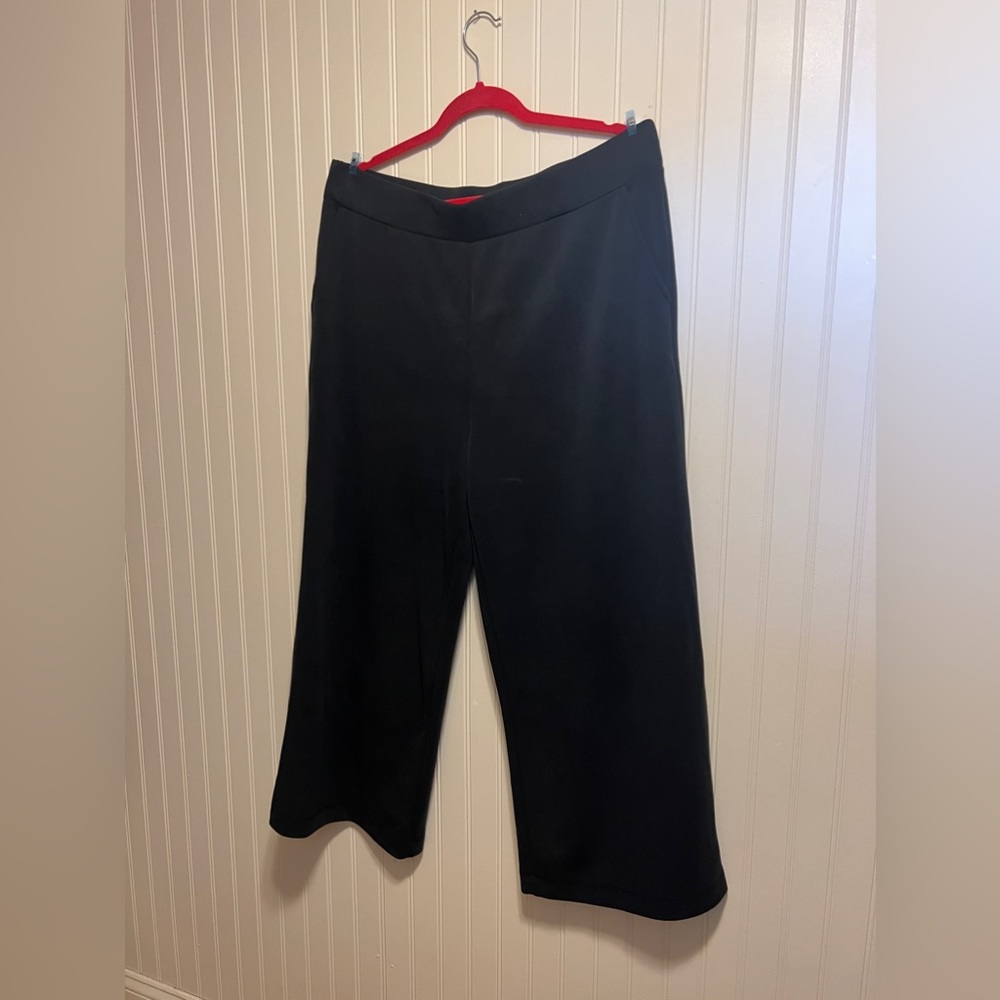 Cable & Gauge XL Ladies Black over the ankle pants. 15 inch inseam. Wide leg.